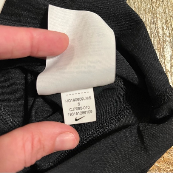 Nike Dri-Fit Black Tee Gold Metallic Logo Accent Women’s Size Small - Picture 10 of 12